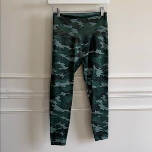 Beyond Yoga Green Camouflage Leggings